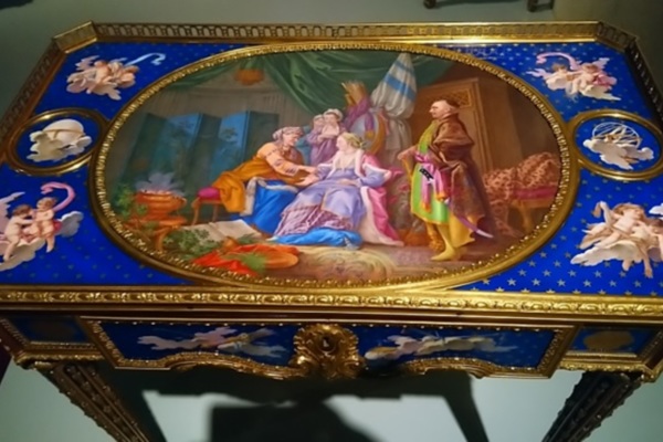 Des meubles d’histoire(s)